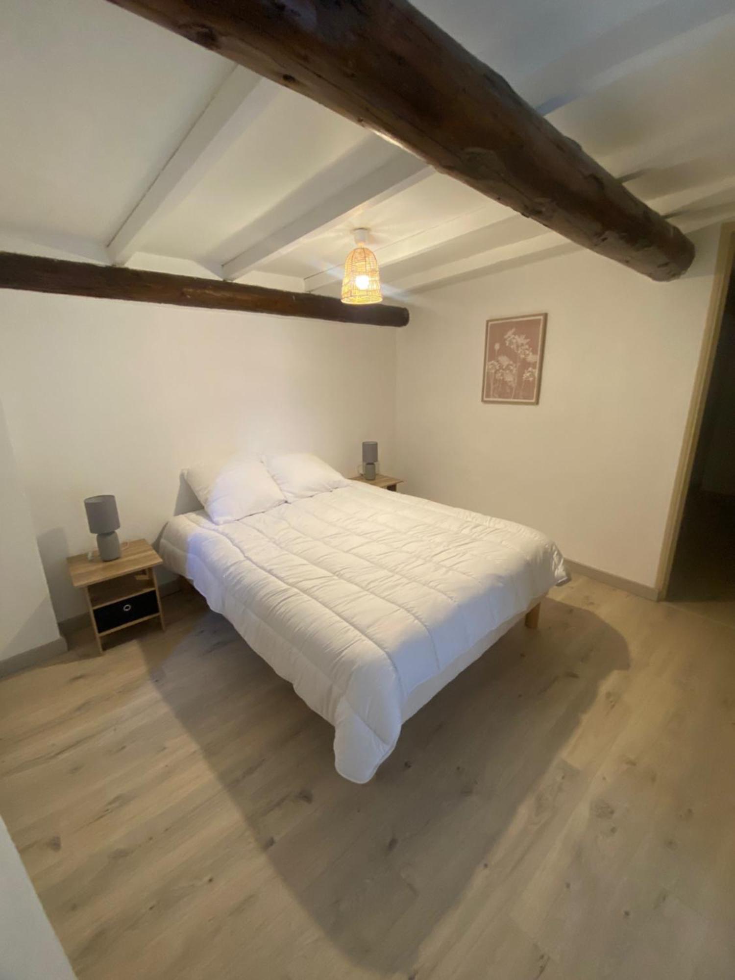 Maison De Village Courthezon Exterior photo